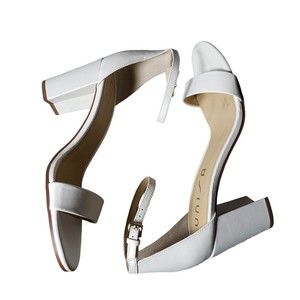 Unisa Women's 10M White Open Toe w/ Strap White Block 3" Heel Sandals No Box